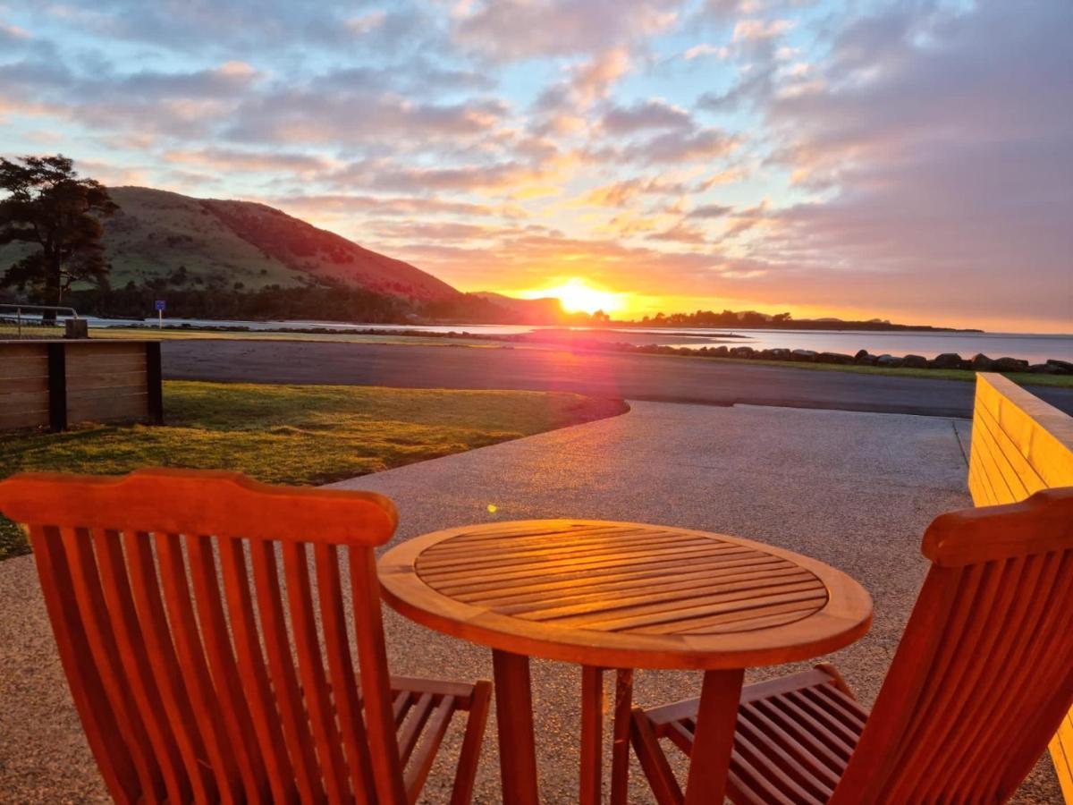 Pounawea Waterfront Motels エクステリア 写真